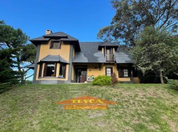 Casa · 285m² · 5 Ambientes · Casa de 5 Ambientes, con Pileta, a Pocos m del Mar! Zona Lasalle, Pinamar