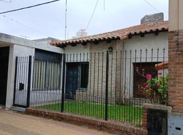 Casa · 132m² · 3 Ambientes · Casa en Venta - 2 Dorm. 1 Baño - La Plata