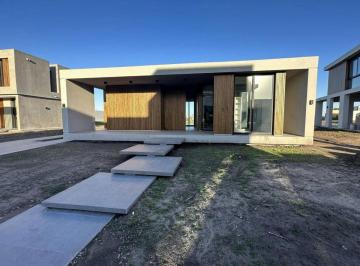 Casa de 4 ambientes, Ezeiza · Hermosa Casa en Venta 4 Ambientes en Lares de Canning