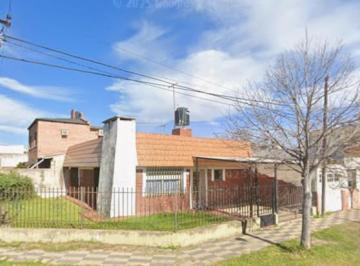 Casa · 159m² · 4 Ambientes · 2 Cocheras · Propiedad en Venta en B° Roque Saenz Peña – Dos Casas en un Mismo Lote.