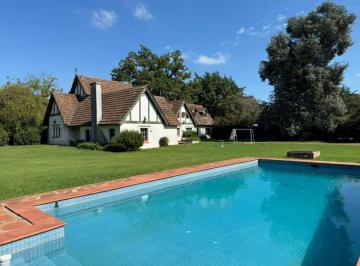 Casa de 8 ambientes, San Miguel · Casa en Venta en Bella Vista