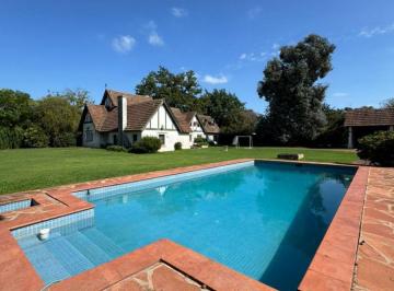 Casa de 8 ambientes, San Miguel · Casa en Venta en Bella Vista