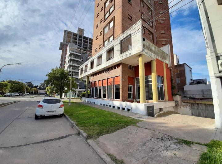 Local comercial · 137m² · 1 Ambiente