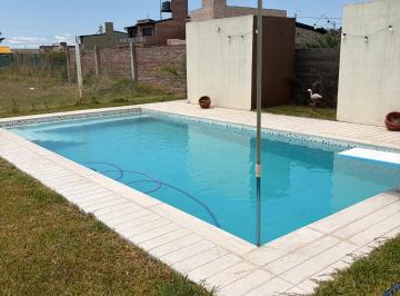Casa de 5 ambientes, Ibarlucea · Excepcional Casa con Pileta en Ibarlucea