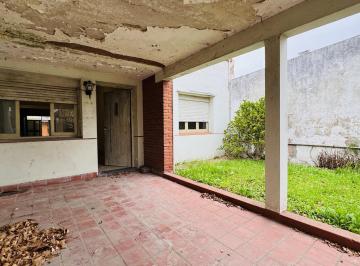 Casa · 215m² · 6 Ambientes · 1 Cochera · Casa en Berisso