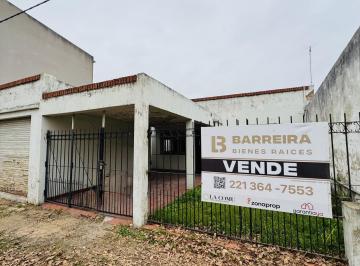 Casa · 215m² · 6 Ambientes · 1 Cochera · Casa en Venta, Zona Facultades, Barrio Tranquilo, Ideal Inversor La Plata