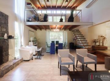 Casa · 381m² · 7 Ambientes · 2 Cocheras · Casa en Venta de 4 Dorm. con Pileta - Country El Bosque