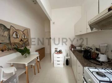 PH · 33m² · 1 Ambiente · PH Ambiente y Medio en Lomas de Nuñez con Patio, Bajísimas Expensas!