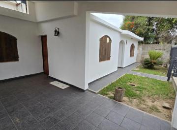 Casa · 145m² · 4 Ambientes · 1 Cochera · Casa 3 Dorm. - Escritura - Calle Morazan 5962 - Barrio Parque Futura - Zona Sur