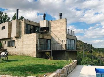 Casa · 360m² · 7 Ambientes · 4 Cocheras · Complejo de Cabañas en Venta - Loma Alta