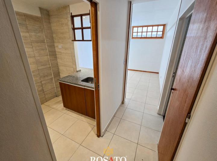 Alquiler Departamento Monoambiente Dividido con Balcón y Cochera en Villa Lugano