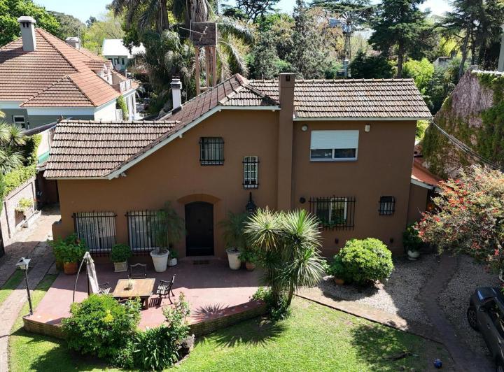 Casa · 300m² · 6 Ambientes