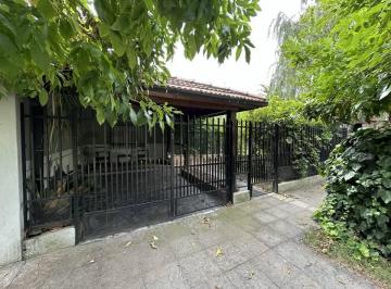 Casa · 118m² · 4 Ambientes · 1 Cochera · Casa 3 Amb con Cochera Al Frente Mas Departamento 2 Amb en El Fondo