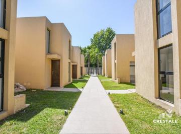 PH · 80m² · 3 Ambientes · 2 Cocheras · Venta / Permuta - Casa 2 Dorm. con Patio y Pileta - Fisherton, Rosario.