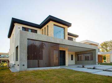 Casa · 273m² · 5 Ambientes · 6 Cocheras · Casa en Alquiler a Estrenar en Chateau Pilar