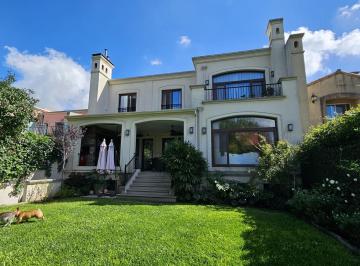 Casa · 420m² · 8 Ambientes · 4 Cocheras · Espectacular Casa en Virasoro Village - Barrio Privado
