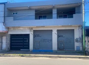 Casa · 285m² · 5 Ambientes · 2 Cocheras · Venta de Casa 5 Ambientes en Ituzaingó, con 2 Locales Comerciales