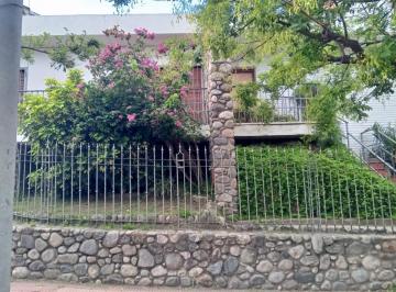 Casa · 125m² · 7 Ambientes · 1 Cochera · Vendo Casa de Tres Dorm. Mas 1 de Servicio C/ Baño en B° Parque Chacabuco
