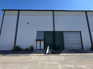 Bodega-Galpón · 725m² · 2 Cocheras · Nave Industrial en Alquiler en El Parque Industrial Panamericana 36