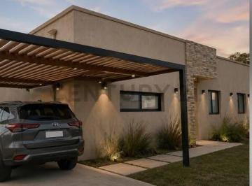 Casa · 110m² · 4 Ambientes · Casa en Una Planta con Pergola Para Auto