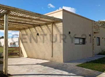 Casa · 110m² · 4 Ambientes · Casa en Una Planta con Pergola Para Auto