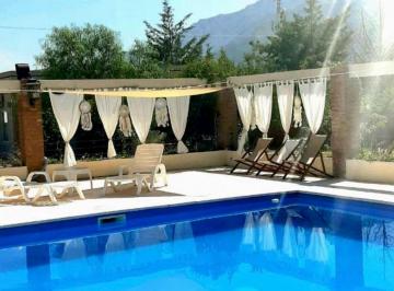 Casa · 263m² · 6 Dormitorios · 6 Cocheras · Venta Complejo de Cabañas en Capilla del Monte | en Funcionamiento