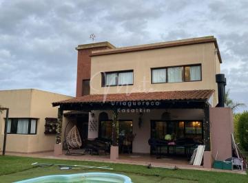 Casa · 228m² · 4 Ambientes · Venta Casa 4 Ambientes Arenas del Sur