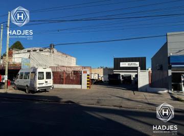 Bodega-Galpón de 2 ambientes, Quilmes · Alquiler Galpon / Deposito con Playon Al Descubierto en Solano