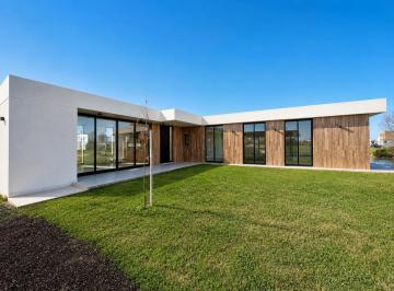 Casa · 186m² · 4 Ambientes · 2 Cocheras · Casa en Venta en La Alameda