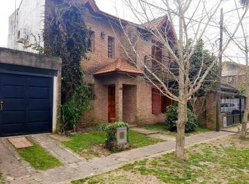 Casa de 5 ambientes, La Plata · Casa en Venta en 53 Nº 577 E/ 6 y Camino Centenario, Villa Elisa