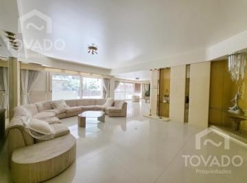 Departamento · 240m² · 5 Ambientes · 1 Cochera · Gran Oportunidad! Apto Crédito! Amplio 5 Ambientes de Categoría con Doble Balcon en Flores!
