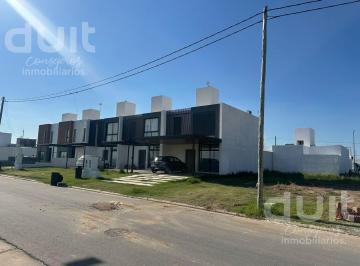 Terreno · 150m² · Lote en Venta en Quebradas de Manantiales Mza74 Lote20 B