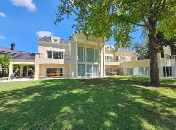 Casa · 700m² · 8 Ambientes · 2 Cocheras · Casa en Venta Saint Thomas Este - Oeste, Sobre Doble Lote en Canning, Esteban Echeverría, G. B. a. Zo