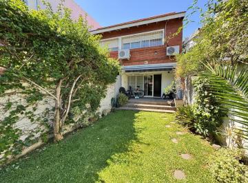 Casa · 101m² · 4 Ambientes · Venta Casa Dúplex de 4 Ambientes en Olivos - Parque y Sol!
