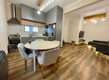 Casa · 130m² · 3 Ambientes · Venta Casa 3 Ambientes con Quincho Pileta y Gran Patio en Remedios de Escaladas