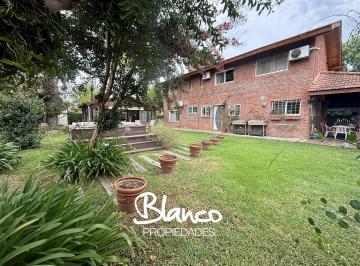 Casa · 240m² · 5 Ambientes · 1 Cochera · Casa en Venta en Mapuche Country Club, Pilar, G. B. a. Zona Norte