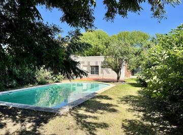 Casa · 78m² · 4 Ambientes · 2 Cocheras · Venta Casa de 2 Dorm. con Piscina en Roldán
