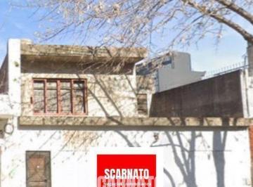 Casa · 50m² · 10 Ambientes · 1 Cochera · Casa en Parque Patricios