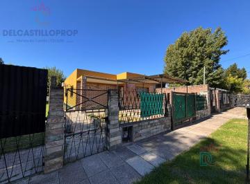 Casa · 97m² · 3 Ambientes · 1 Cochera · Casa en Villa de Mayo