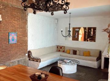 Casa · 170m² · 4 Ambientes · 2 Cocheras · Preciosa Casa 4 Amb en Villa España, Berazategui. con Pileta, Quincho y Parrilla!