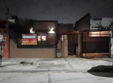 Casa · 60m² · 3 Ambientes · 1 Cochera · Sarrat Al 630 - Sarandí - Avellaneda