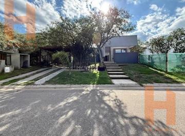 Casa · 197m² · 4 Ambientes · 2 Cocheras · Exc. Propiedad a Estrenar 2 Dorm Hermoso Entorno