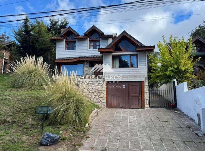 Casa · 183ha · 3 Dormitorios · 1 Cochera