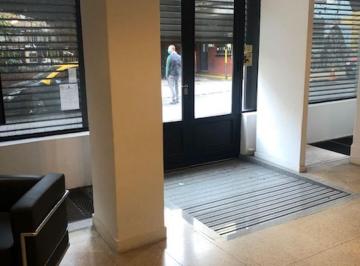 Local comercial , Monserrat · Oportunidad. Bolívar Al 400 - Excelente Local de Dos Plantas