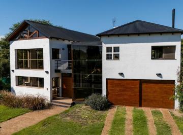 Casa · 320m² · 10 Ambientes · 2 Cocheras · Oportunidad, Casa Fondo Golf en Excelente Estado