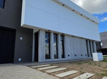 Casa · 170m² · 5 Ambientes · 2 Cocheras · Hermoso Dúplex 3 Dorm. en Venta