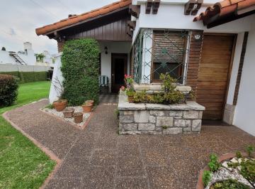 Casa · 209m² · 4 Ambientes · 1 Cochera · Casa 4 Ambientes con Parque y Pileta - Morón