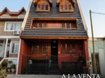 Casa · 390m² · 6 Ambientes · 2 Cocheras · Casa en Venta en Villa Devoto