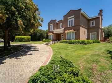 Casa · 434m² · 13 Ambientes · 3 Cocheras · Casa en Venta en Lomas de La Carolina – Country Golf | Zona Norte Córdoba