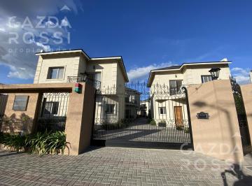 Casa · 75m² · 3 Ambientes · Duplex en Alquiler en Adrogue